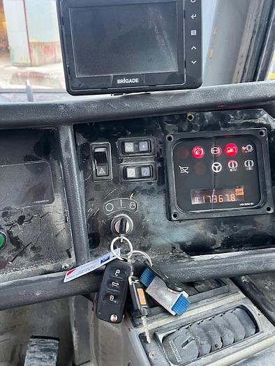 Used Caterpillar D400E