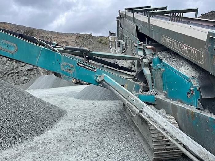 Used Powerscreen Chieftain 2100x