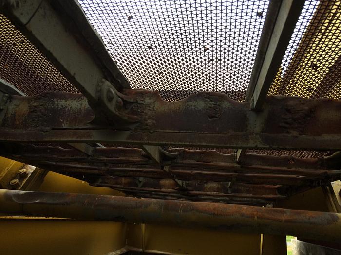 Used UNIVERSAL 4x11 SCREEN/CONVEYOR SET