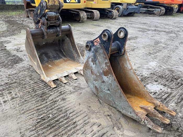 Usato 2018 JCB JS130 LC