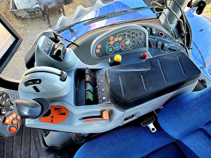 Used 2017 New Holland T8.380 Tractor w/ CVT Trans ** 2000 Hrs **