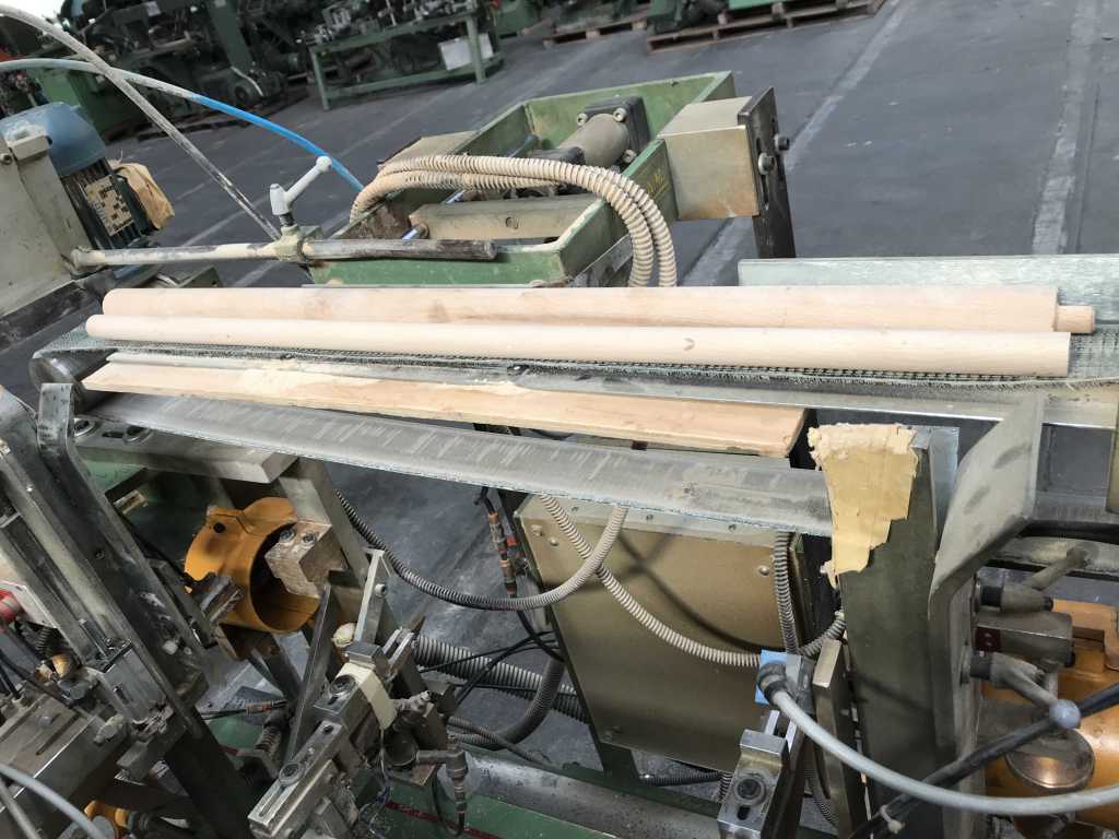 Usato Fresatrice smussatrice automatica per teste di gambe o elementi tondi