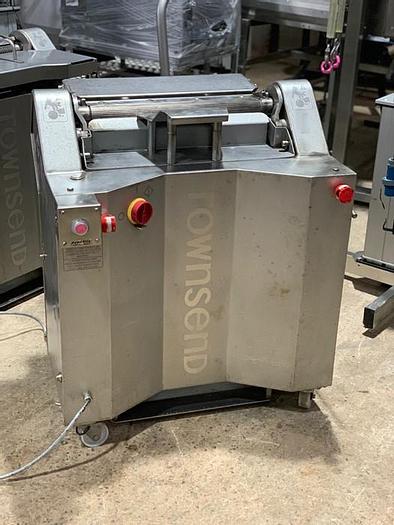 D'occasion TOWNSEND 7600 SERIES SKINNER / DERINDER