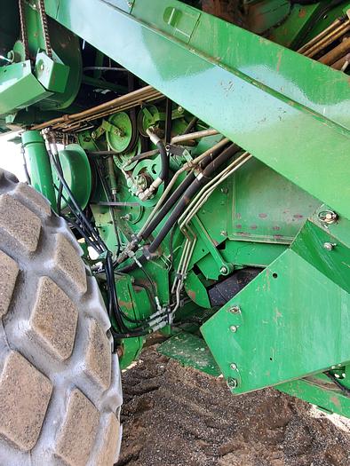 Used ** Auction ** 1996 John Deere 9500 SideHill Combine w/ 25' Header