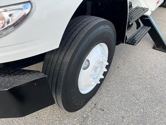 Used Altec AM900 72ft 2-Man Bucket Boom on 2005 International 4400 Flatbed Truck - C02875