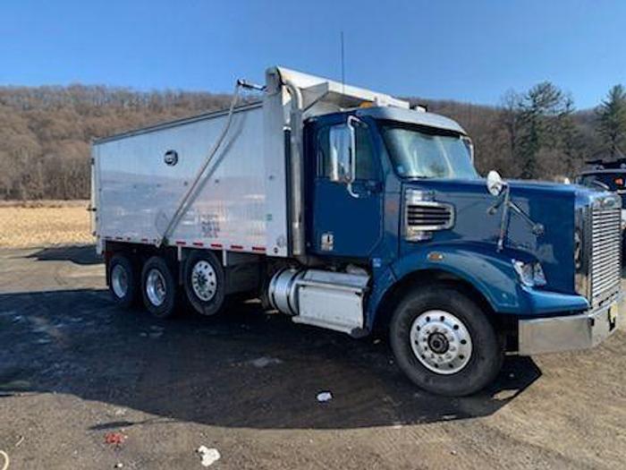 Used 2015 FREIGHTLINER Coronado 122SD
