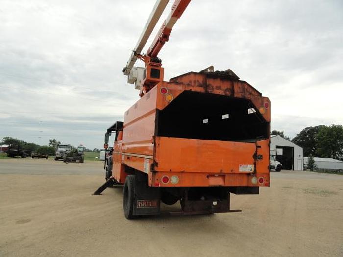 Used 2011 FREIGHTLINER BUSINESS CLASS M2 106