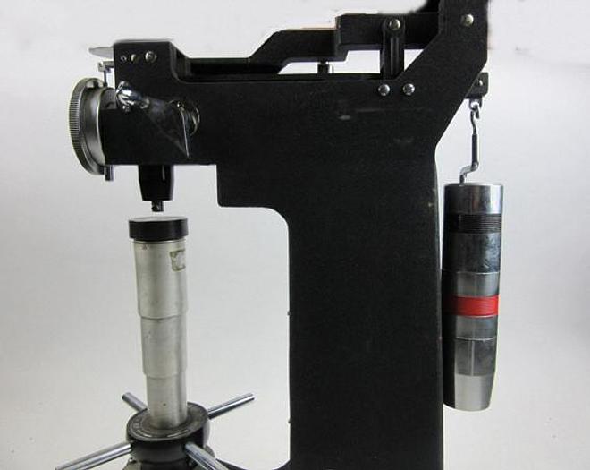 Used Rockwell(Lincoln) Hardness Tester