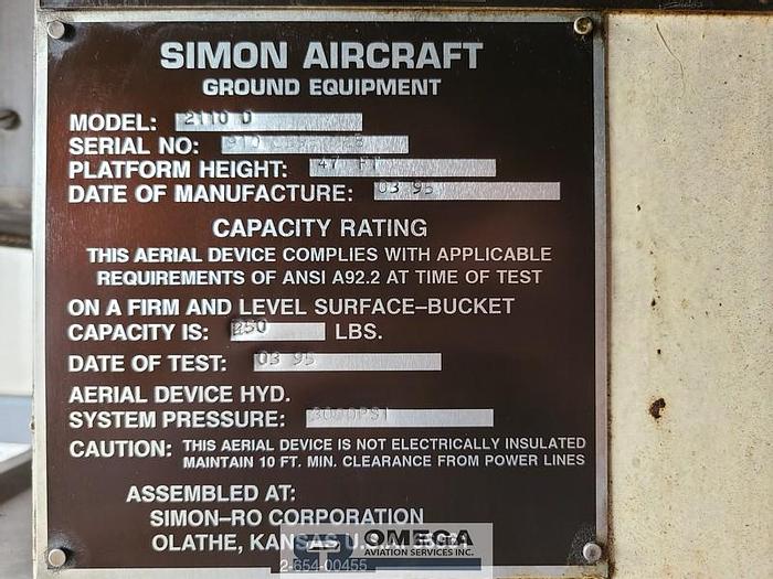 Used Simon 2110 Aircraft Deicer (2,100 gallon tank cap) on Ford F800 Chassis