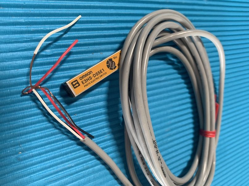 Used omron photo electric switch E3HS-DS5E1