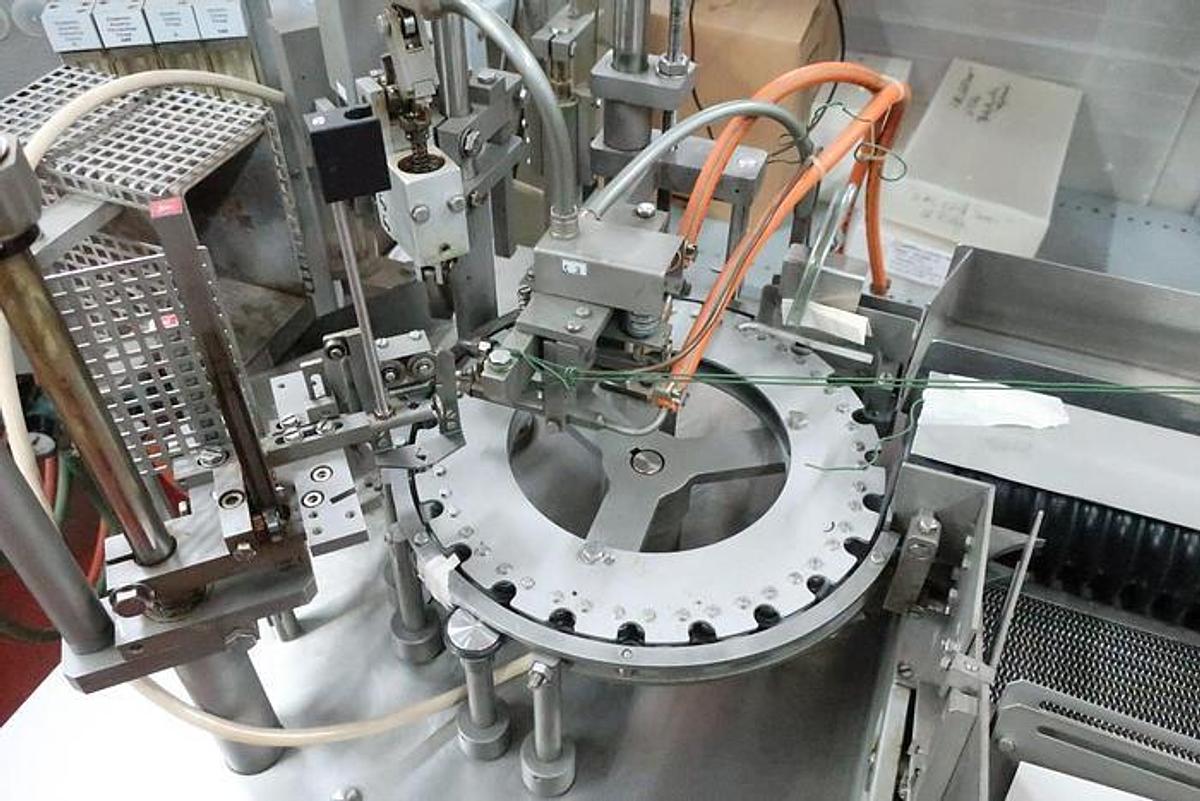 Used ROTA R910 Ampoule Filling  & Closing Machine