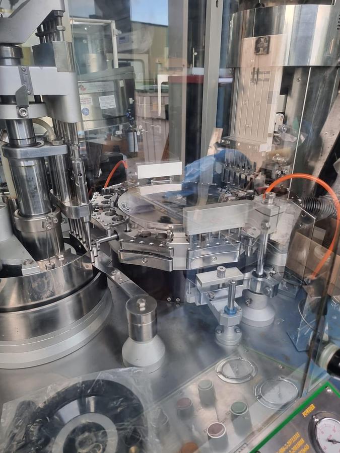 Used 2004 Kwang Dah KDF-6