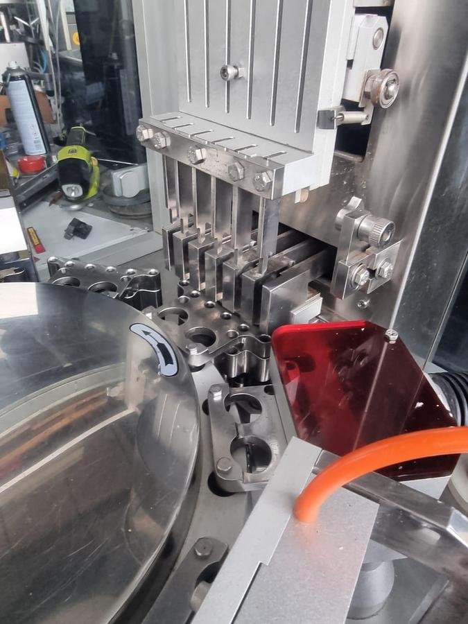 Used 2004 Kwang Dah KDF-6