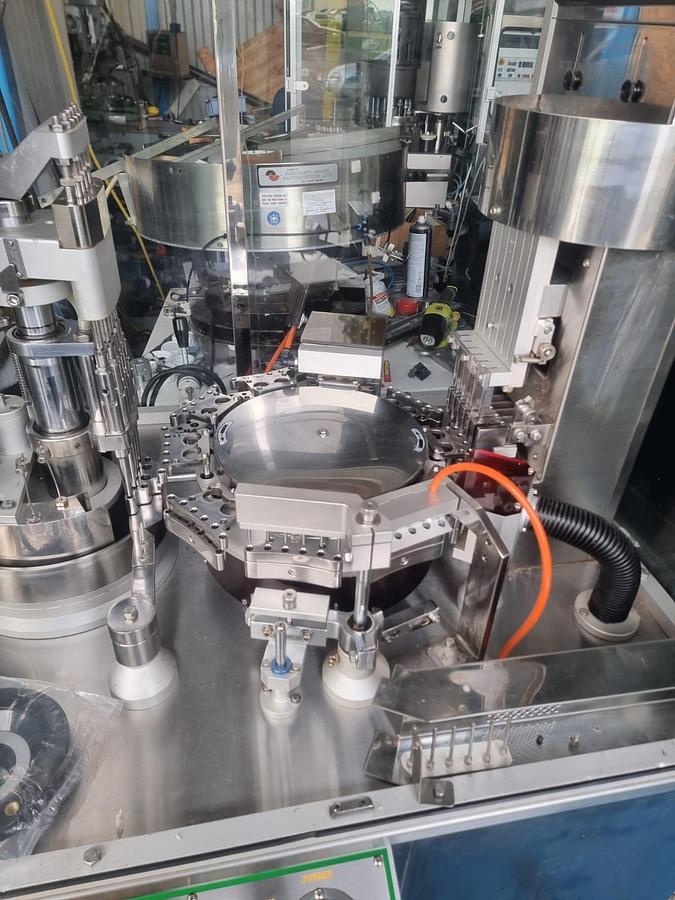 Used 2004 Kwang Dah KDF-6