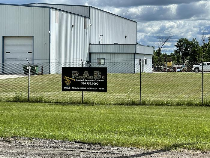 Used NACHI MC20-03 6 AXIS ROBOT 20 kg X 1733 mm H REACH WITH FD CONTROLLER