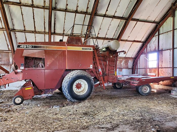 Used 2003 Hesston 4910 Baler w/ Accumulator