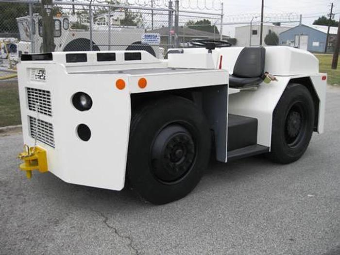 Used 1993 United Pushback Tractor Model# SM-200C