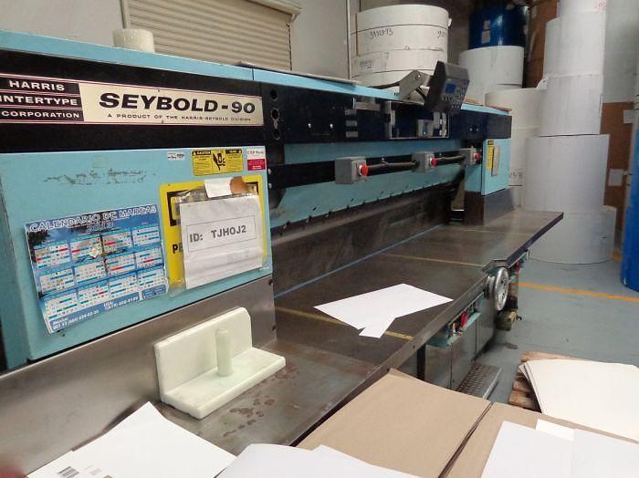 Used 90" (2.28M) SEYBOLD GUILLOTINE PAPER CUTTER WITH MICROCUT SYSTEM