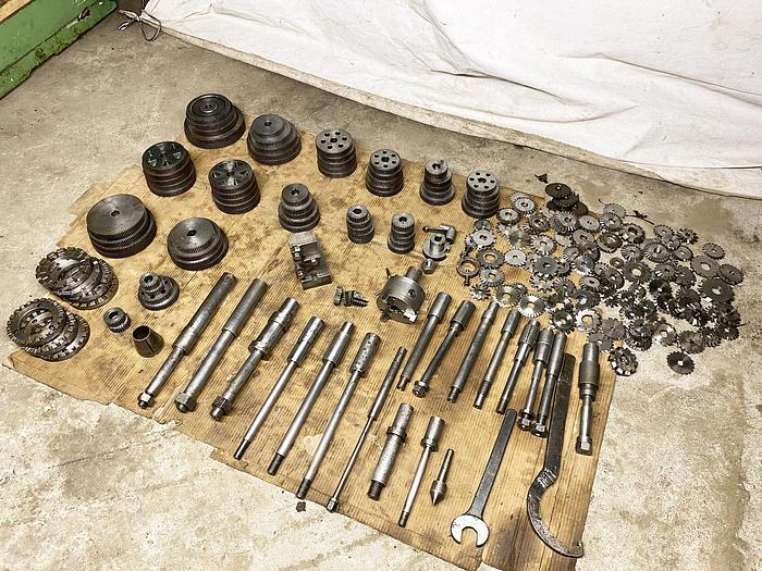 Used Pratt & Whitney Thread Milling Machine