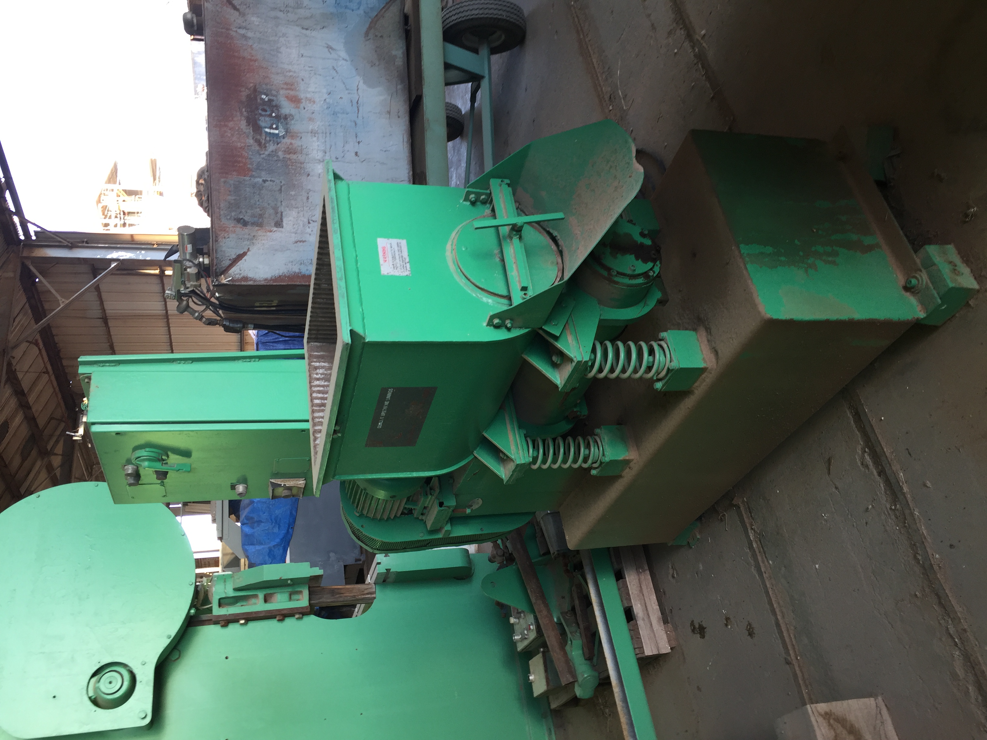 Used Ultramatic Vibratory Finisher
