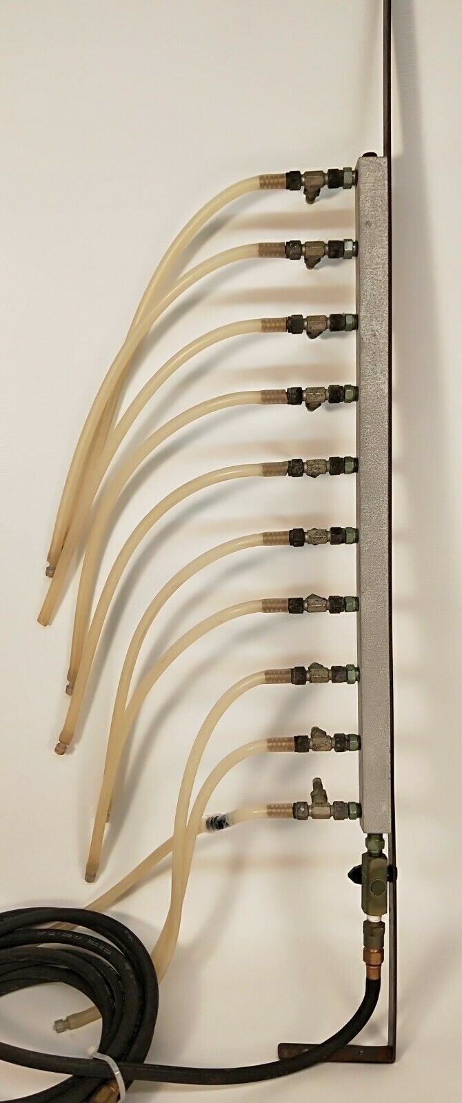 Used BLB 10-Port Vacuum Manifold