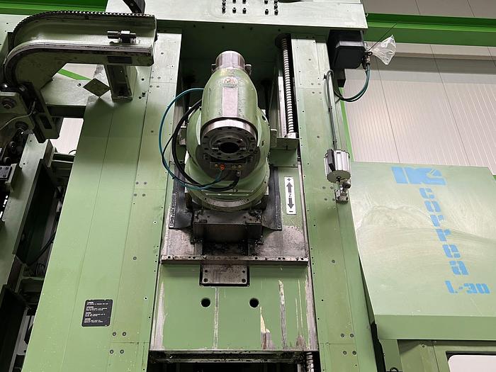 Utilisé Fraiseuse CN à montant mobile CORREA Type L30/58