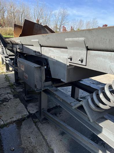 Used CARRIER SHAKER CONVEYOR