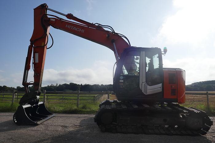 Used 2012 HITACHI ZX135US-3