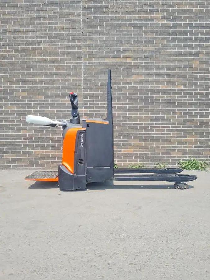 Used 2017 BT ELECTRIC RIDE-ON PALLETJACK FORKLIFT 4500LBS CAPACITY