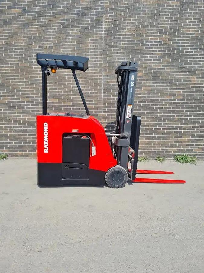 Used 2017 RAYMOND DOCK STOCKER STAND UP FORKLIFT 3500LBS CAP 3 STAGE