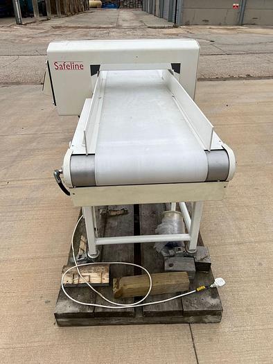 Used SAFELINE METAL DETECTOR