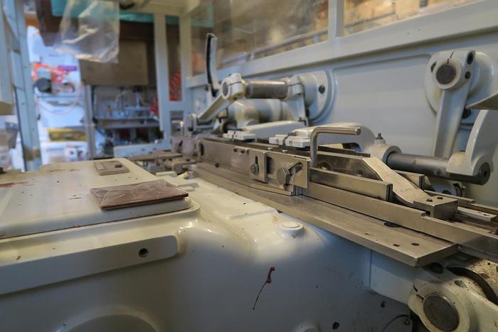 Used SIG CL CHOCOLATE BAR WRAPPER