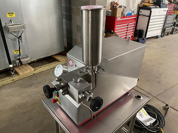 Used APV SYSTEMS 1000 Series 2-Stage Lab Series Homogenizer