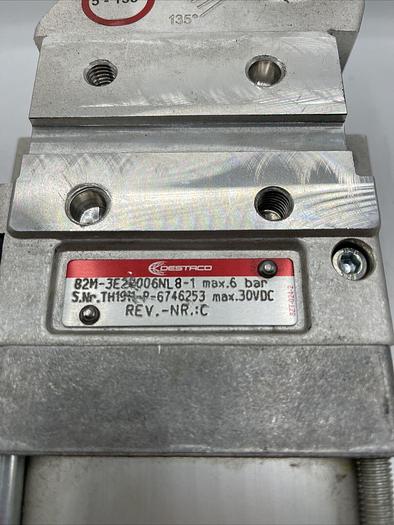Used Destaco Pneumatic Clamp 82M-3E25006NL8-1