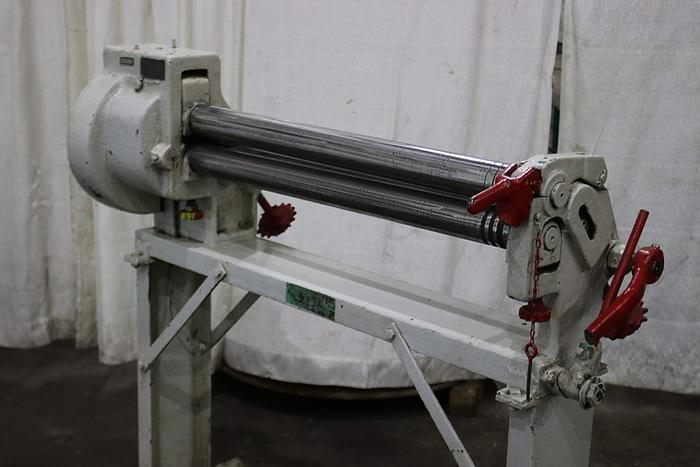 Used 37´´ X 16 GA PEXTO HAND SHEEL METAL BENDING ROLL (USED)