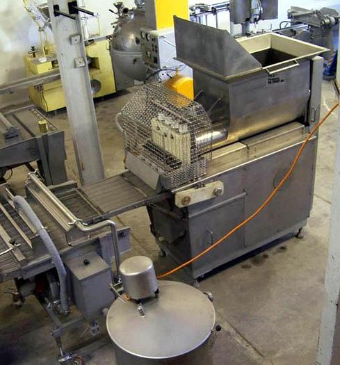 Used Molding machine type GIGANT M6 - producer "Square" Sweden