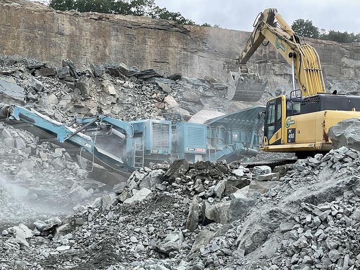 Used 2011 2011 Powerscreen Crusher XA400S AC400S