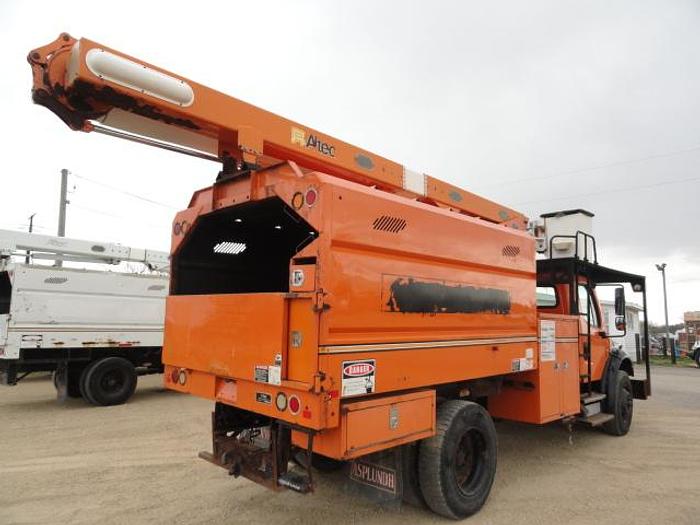 Used 2011 FREIGHTLINER BUSINESS CLASS M2 106