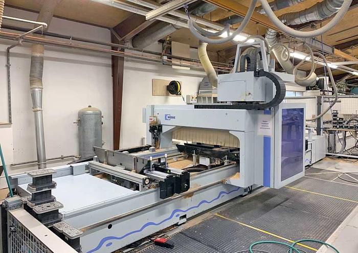 Used 2015 WEEKE CNC machine center Weeke PROFI BMG 211/45/15/AP