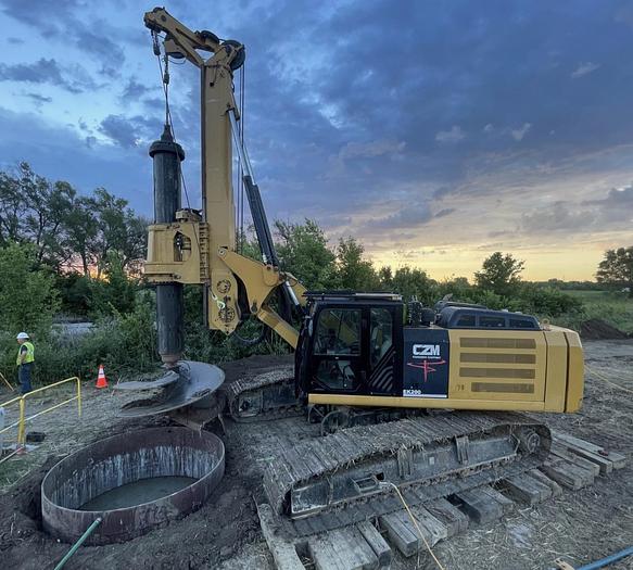 Used 2015 CZM EK 200 HP Short Mast