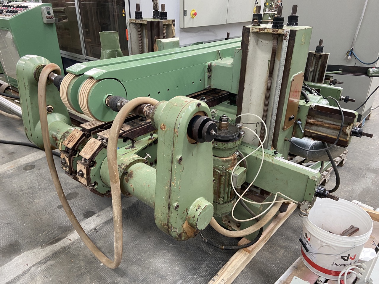 Usato Squadratrice marca Spa, composta da Incisore pneumatico, Truciolatore, Toupie, apertura 3200 mm