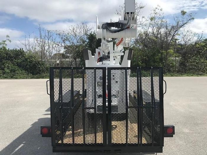 Used 2008 Versalift SST40EIH 45ft Backyard Bucket Crawler - C31650