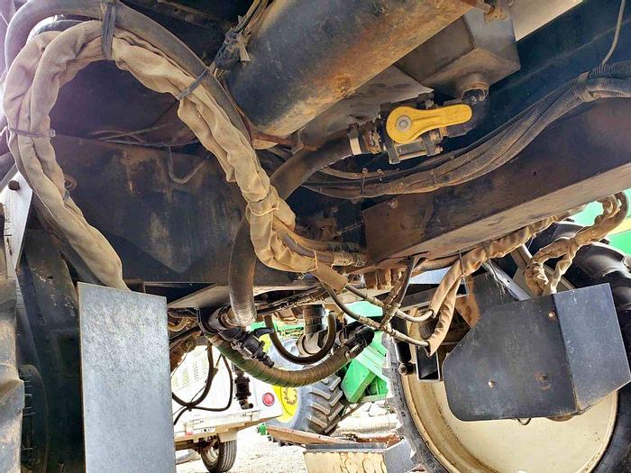 Used Willmar 7200 Sprayer w/ 90' Boom