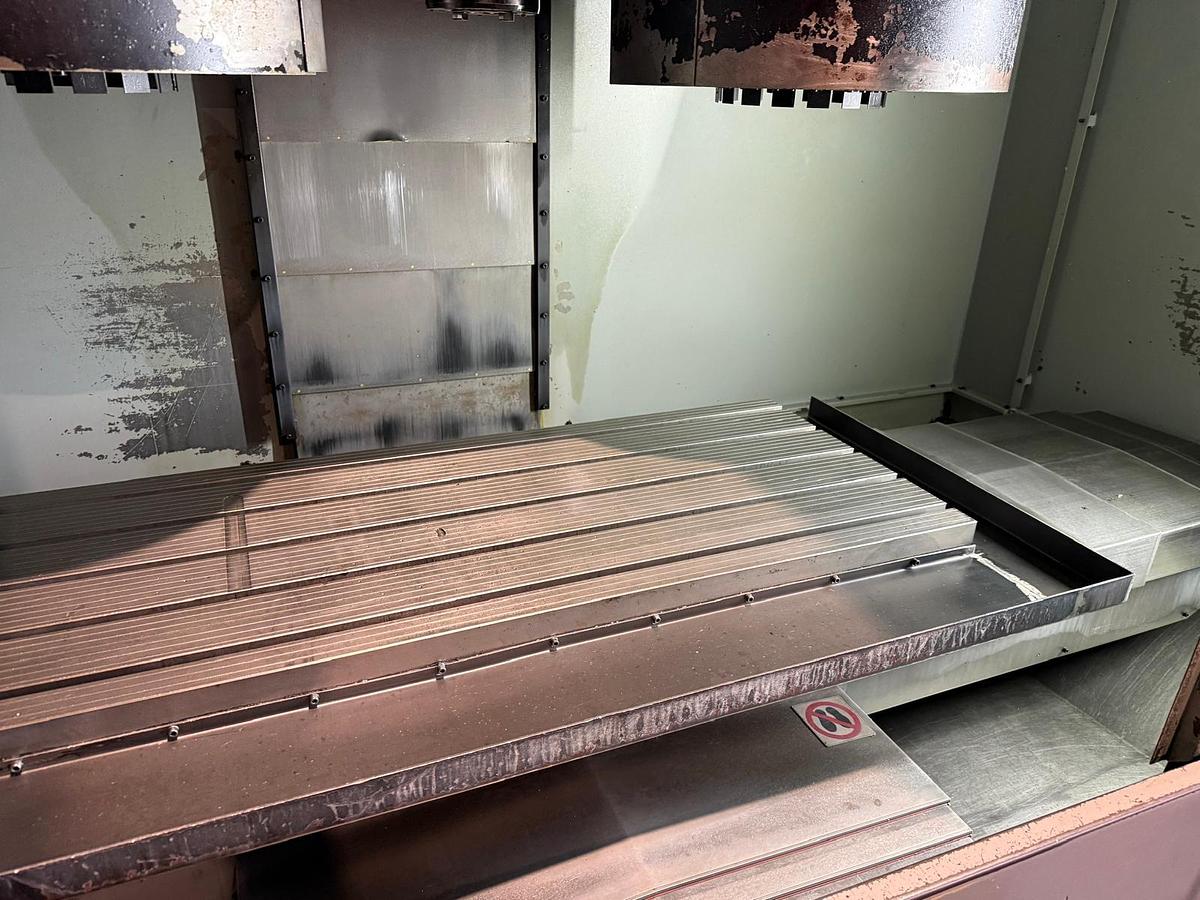 Used Pionowe centrum obróbcze DEFUM AFM BACA R1000