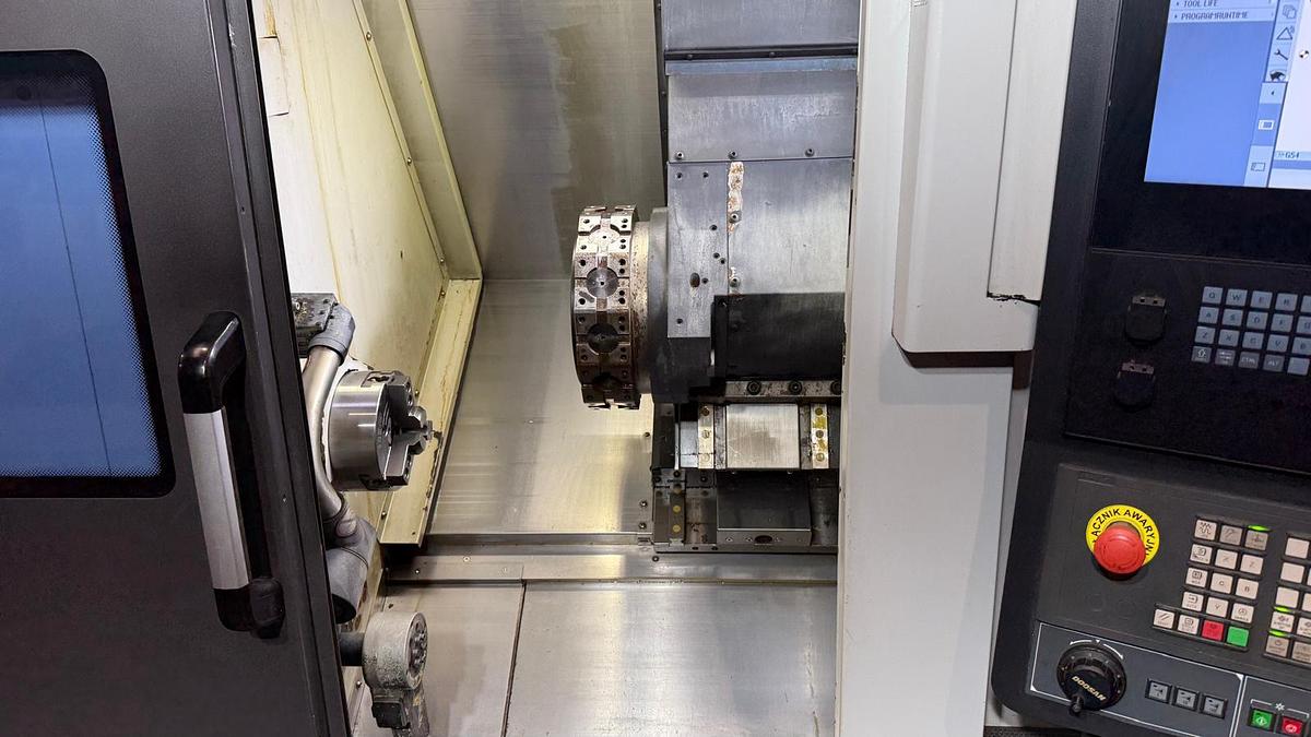 Used Centrum tokarskie CNC Doosan LYNX 2100LY