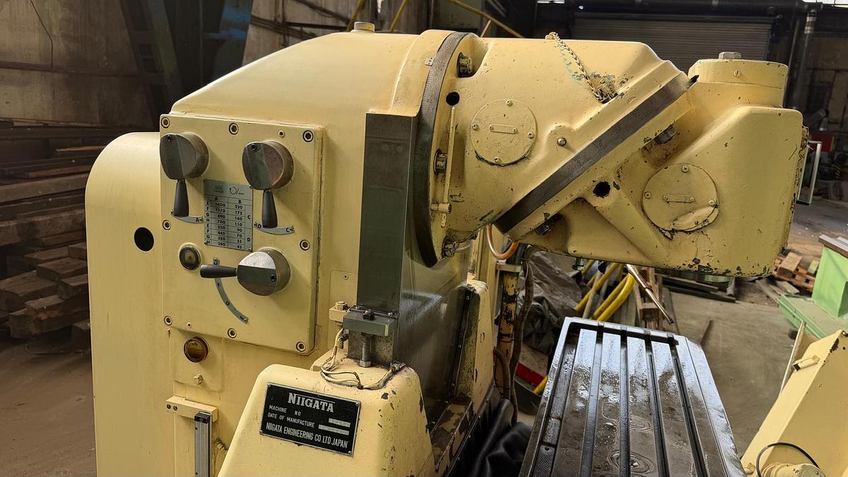 Used Frezarka NIIGATA 3UM
