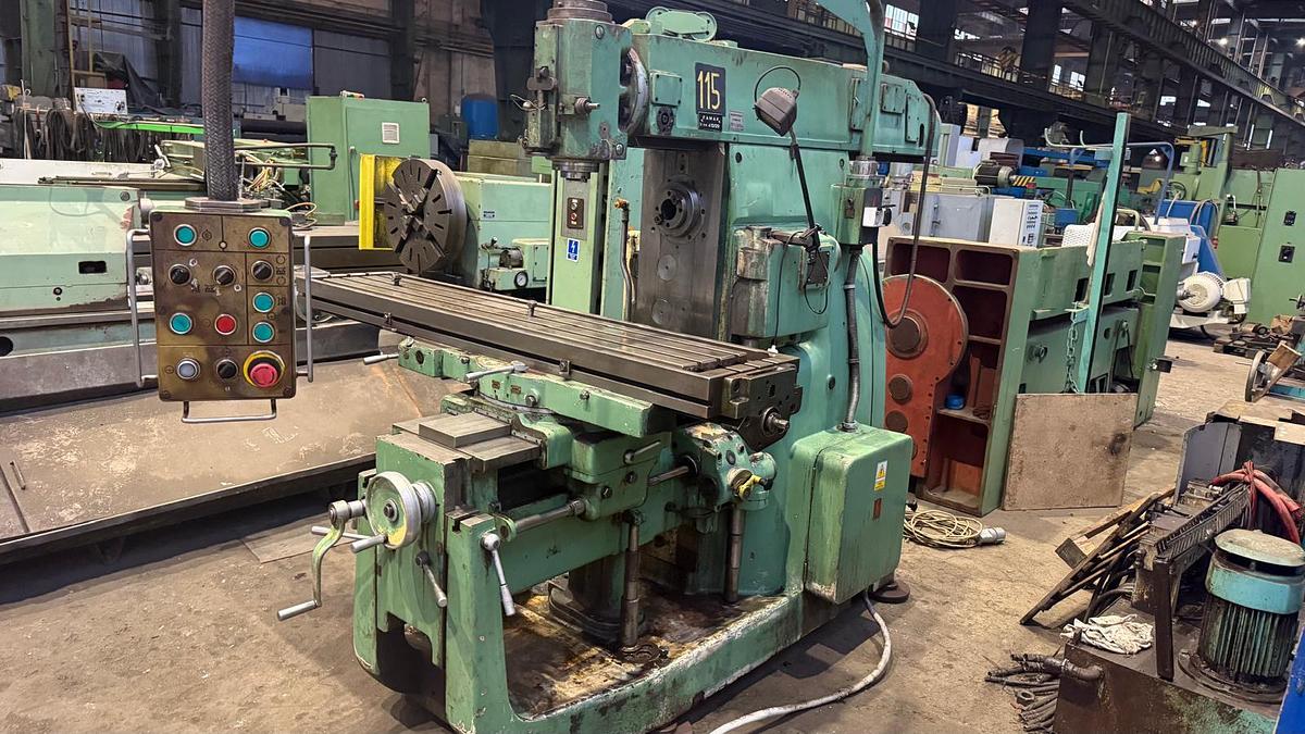 Used Frezarka uniwersalna Mechanicy Pruszków FWA 41M