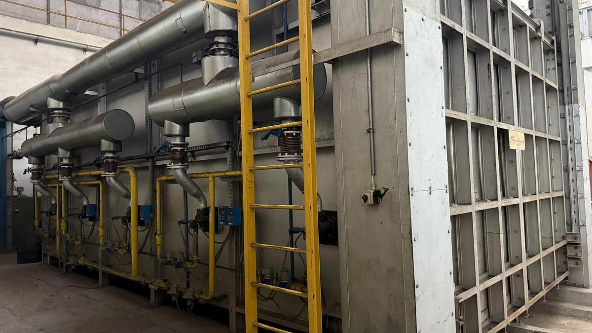 Used Piec komorowy z wysuwnym trzonem ZREMB - REMOS