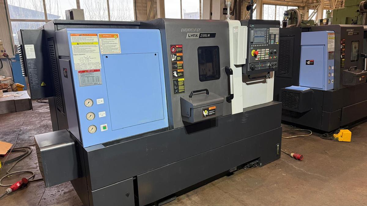 Used Centrum tokarskie CNC Doosan LYNX 2100LM