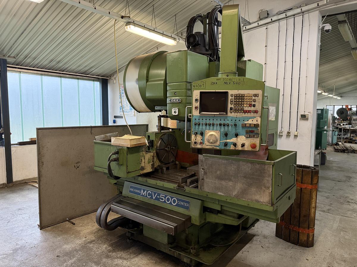 Used Centrum obróbcze OKK MCV-500
